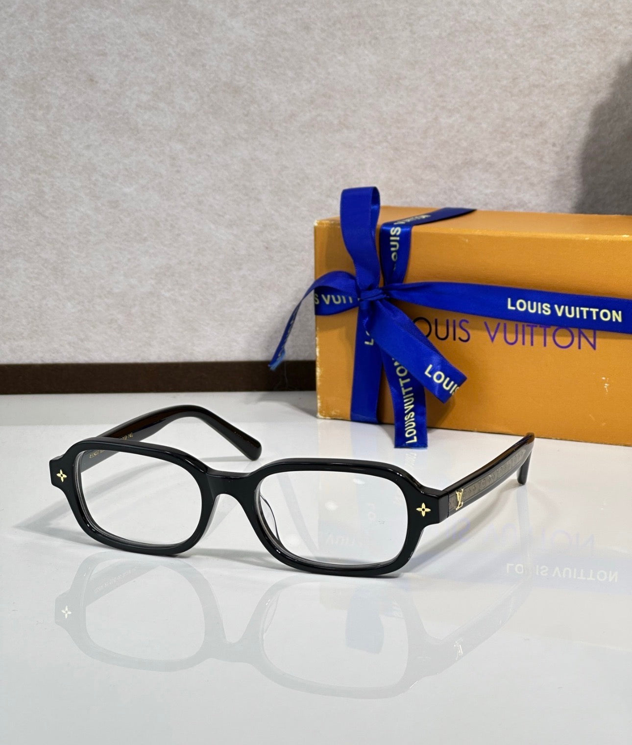 Master glasses ( can add prescription)
